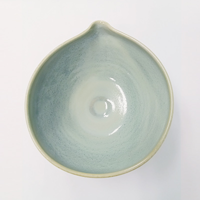 波佐見焼 手作り片口抹茶碗 新緑釉