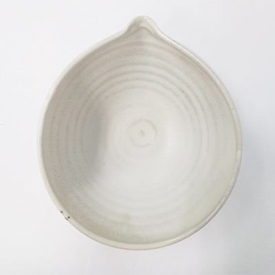 波佐見焼 手作り片口抹茶碗 胡粉釉