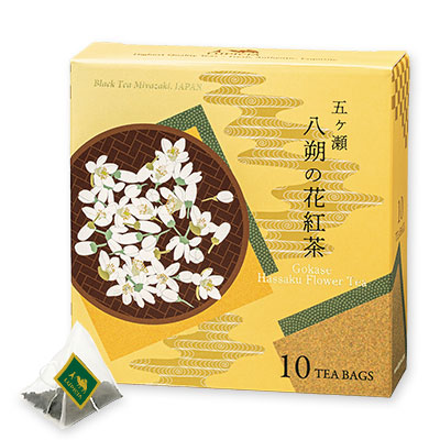 お茶3種とお菓子「明月」