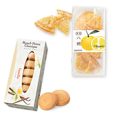 お茶3種とお菓子「明月」