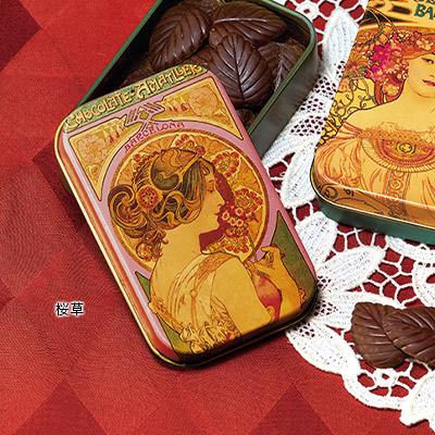 �A�}���G ���[�u�X 70���_�[�N�`���R���[�g�� ����