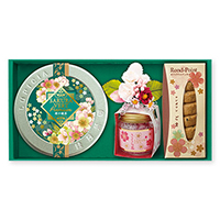 緑茶とさくら茶とお菓子「桜雲（おううん）」  